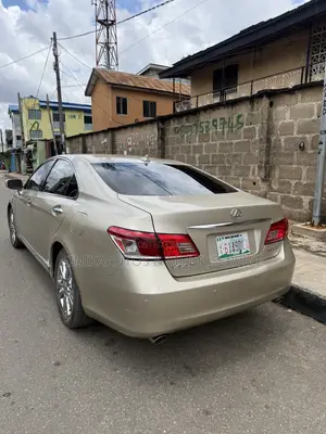 Lexus ES 350 2011 Gold