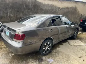 Toyota Camry 2004 Gray