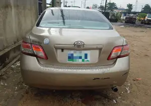 Toyota Camry 2008 Gold