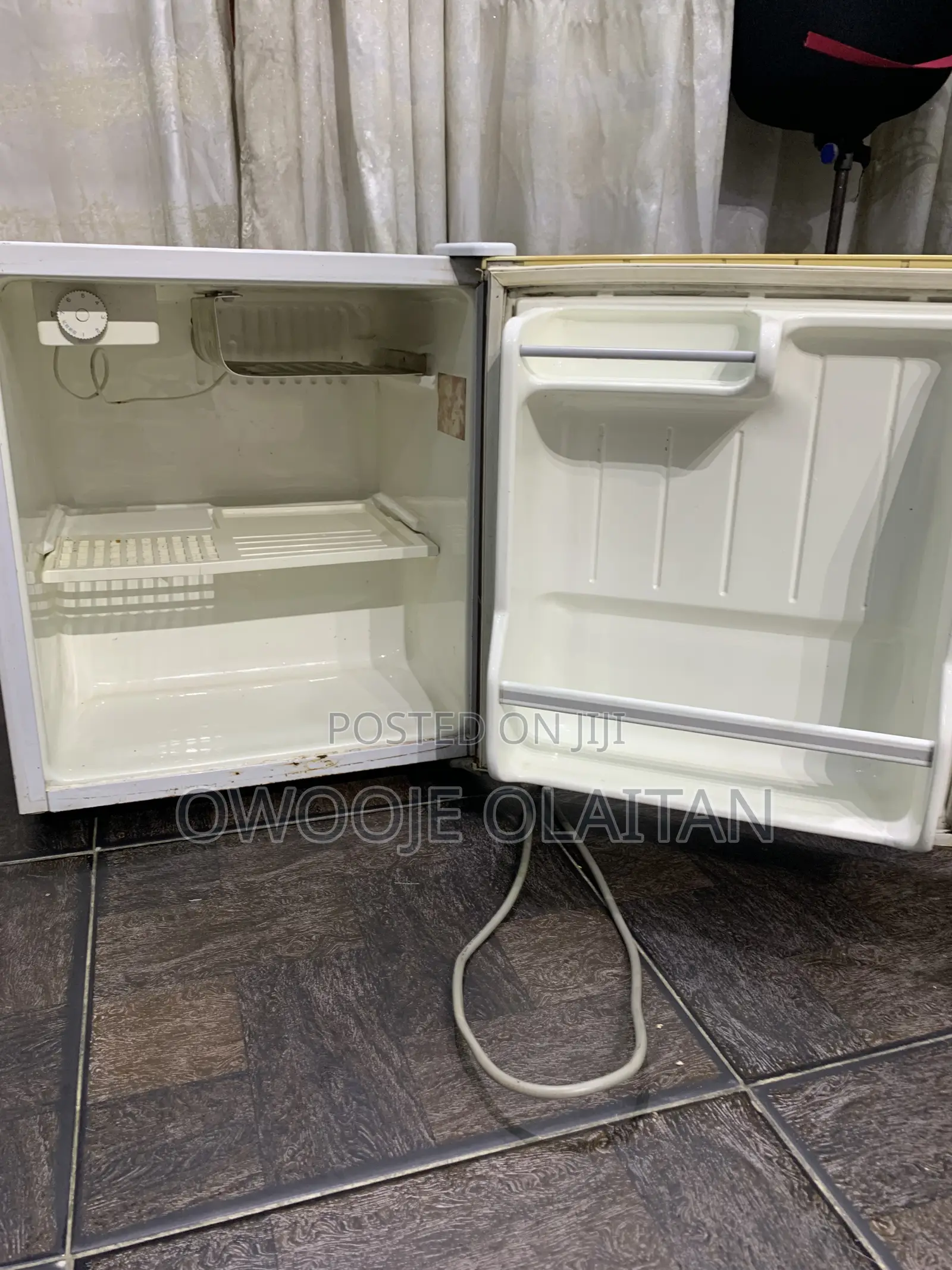 Top Fridge Available for Sale