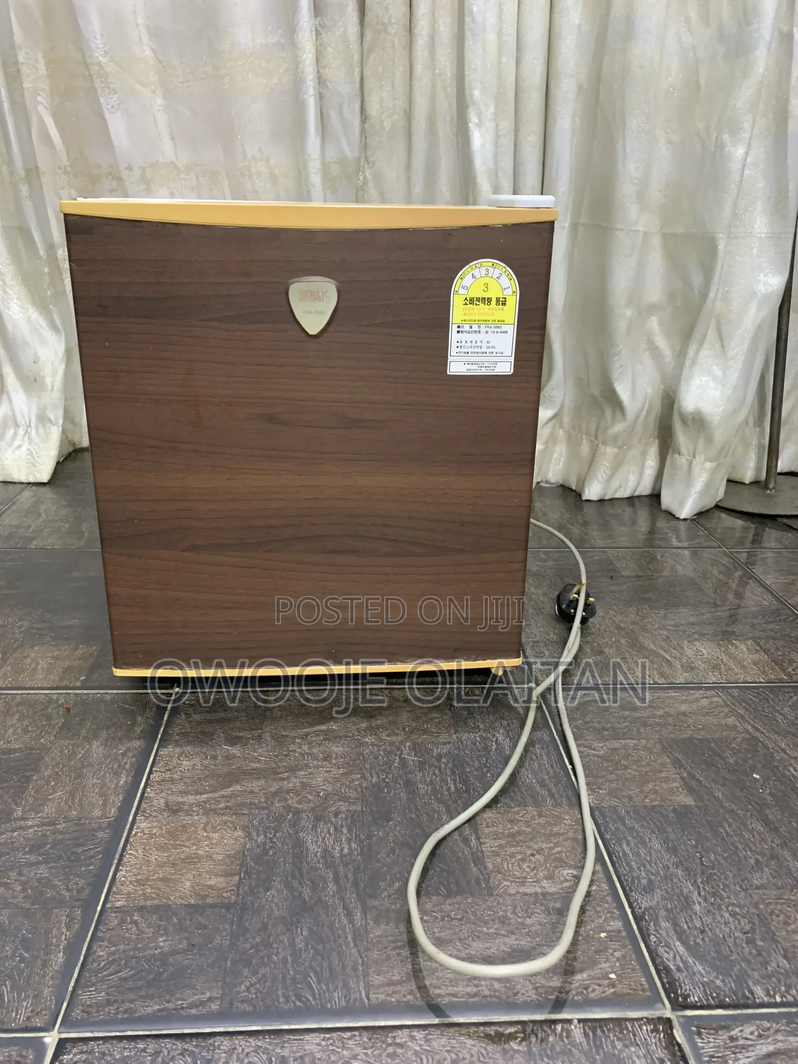 Top Fridge Available for Sale