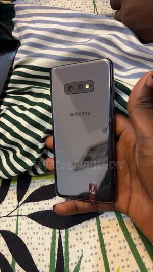 Samsung Galaxy S10e 128 GB Black