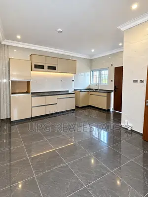 4bdrm House in Lekki Phase 1 for rent