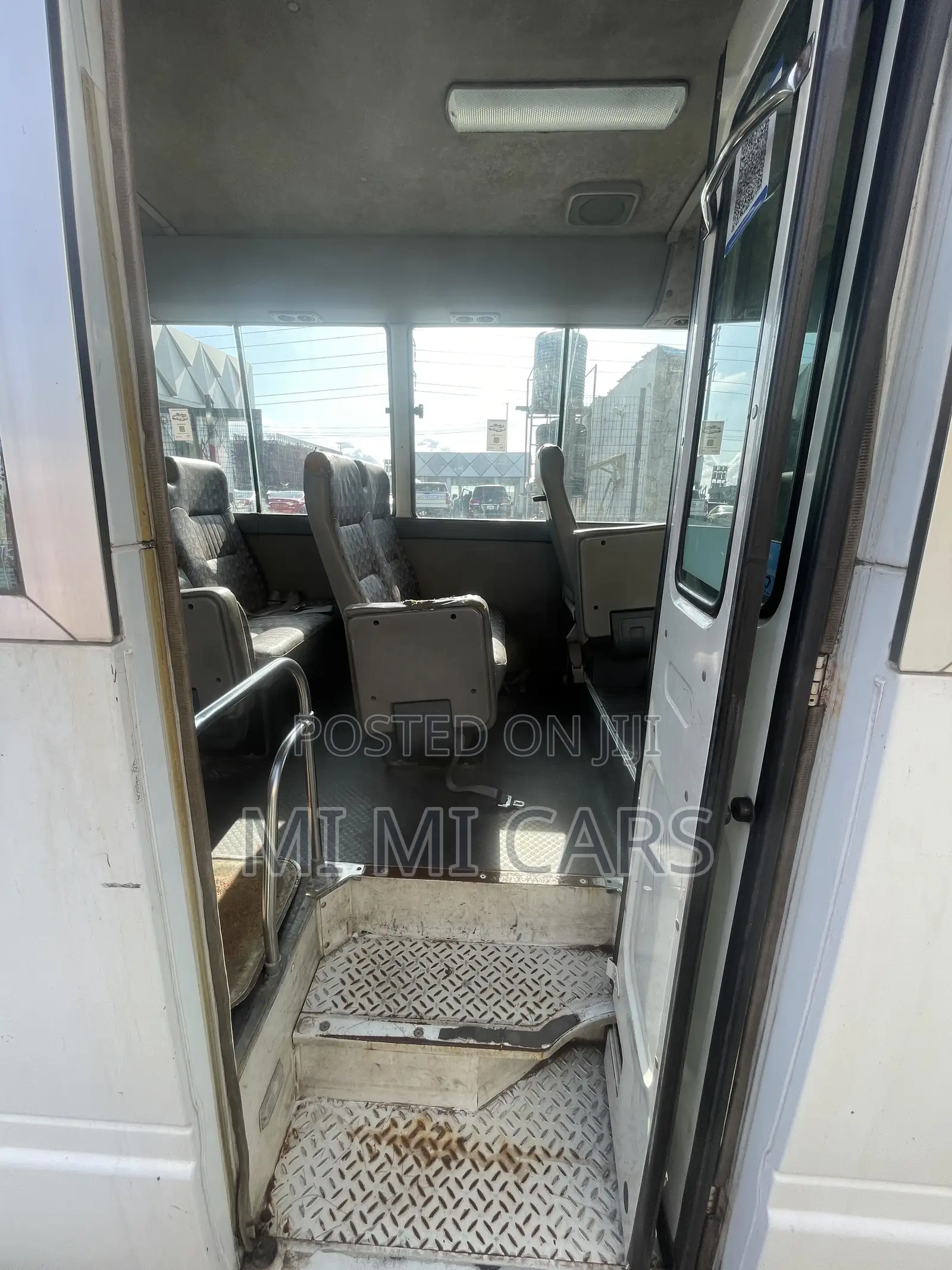 Nissan Civilian 2013 White
