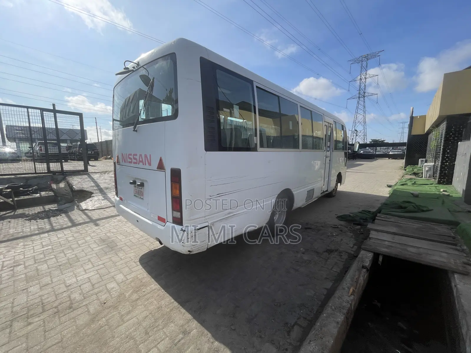 Nissan Civilian 2013 White
