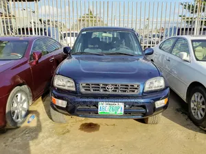Toyota RAV4 Base 4x4 1999 Blue