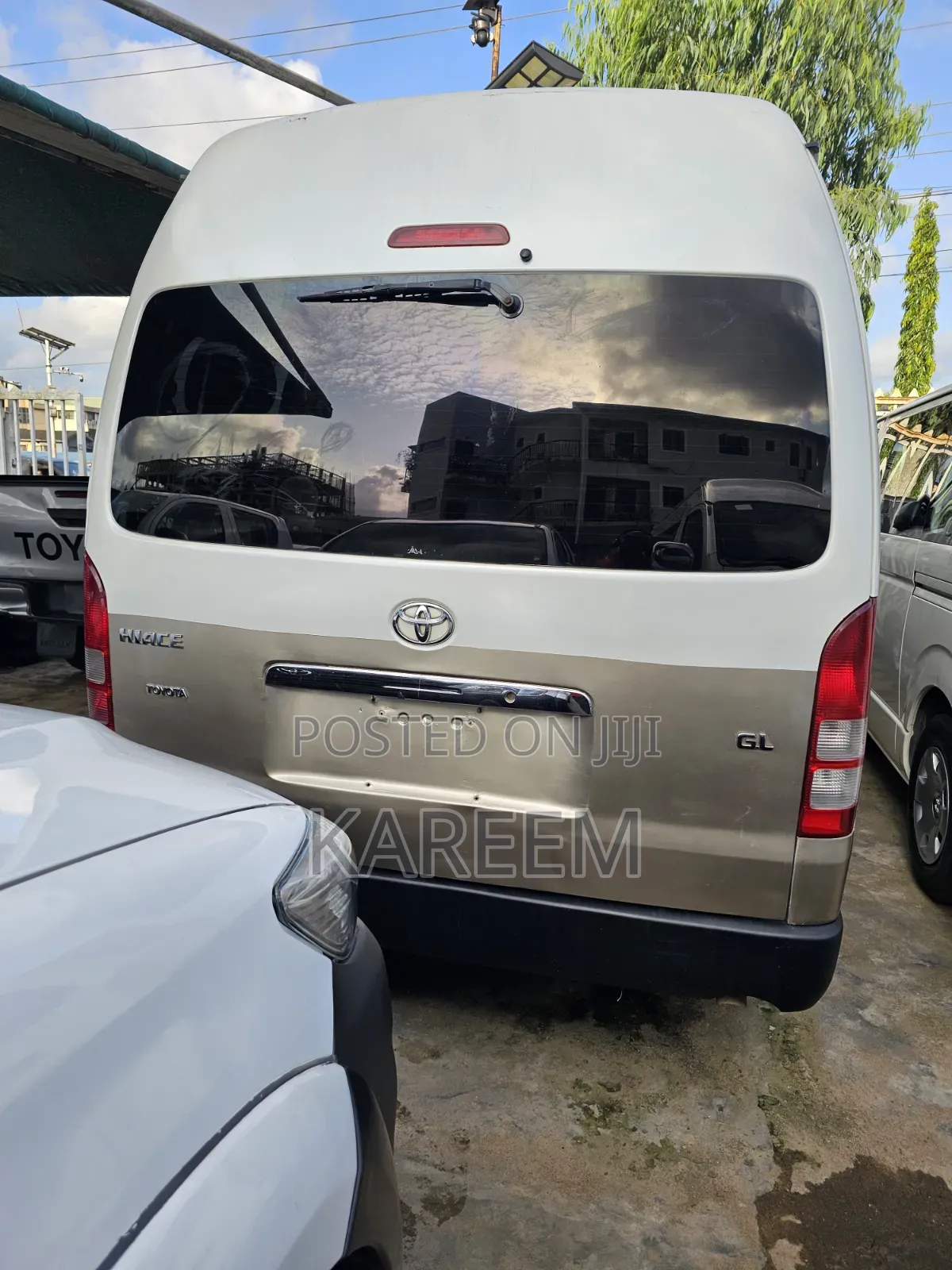Toyota HiAce 2013 White
