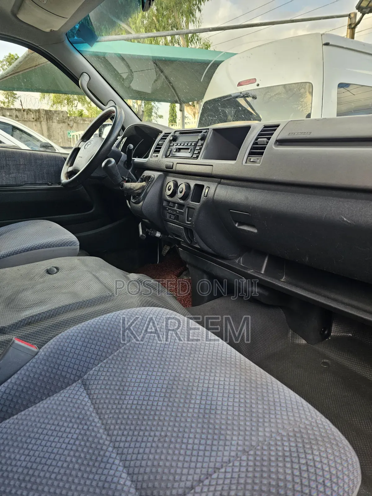 Toyota HiAce 2013 White