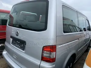Volkswagen Transporter 2009 Silver
