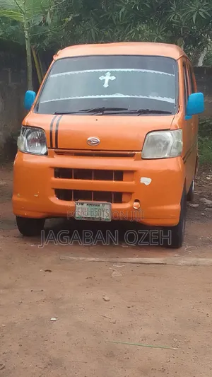 Daihatsu Hijet 2014 Yellow