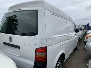 Volkswagen Transporter 2009 White