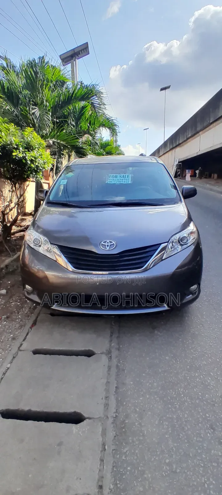 Toyota Sienna 2011 Silver