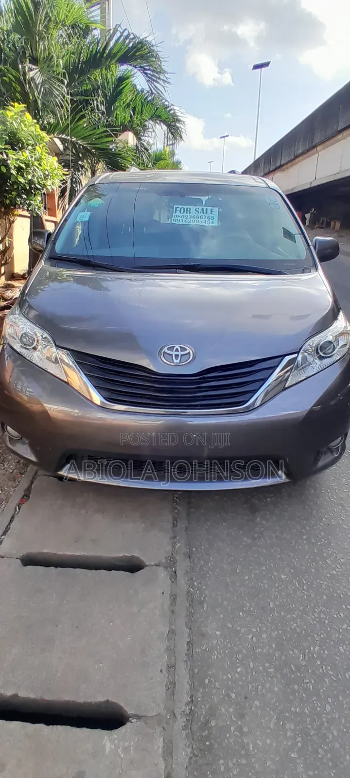 Toyota Sienna 2011 Silver