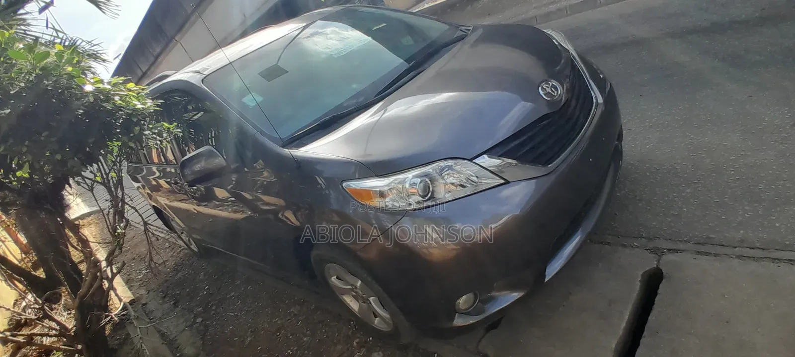Toyota Sienna 2011 Silver