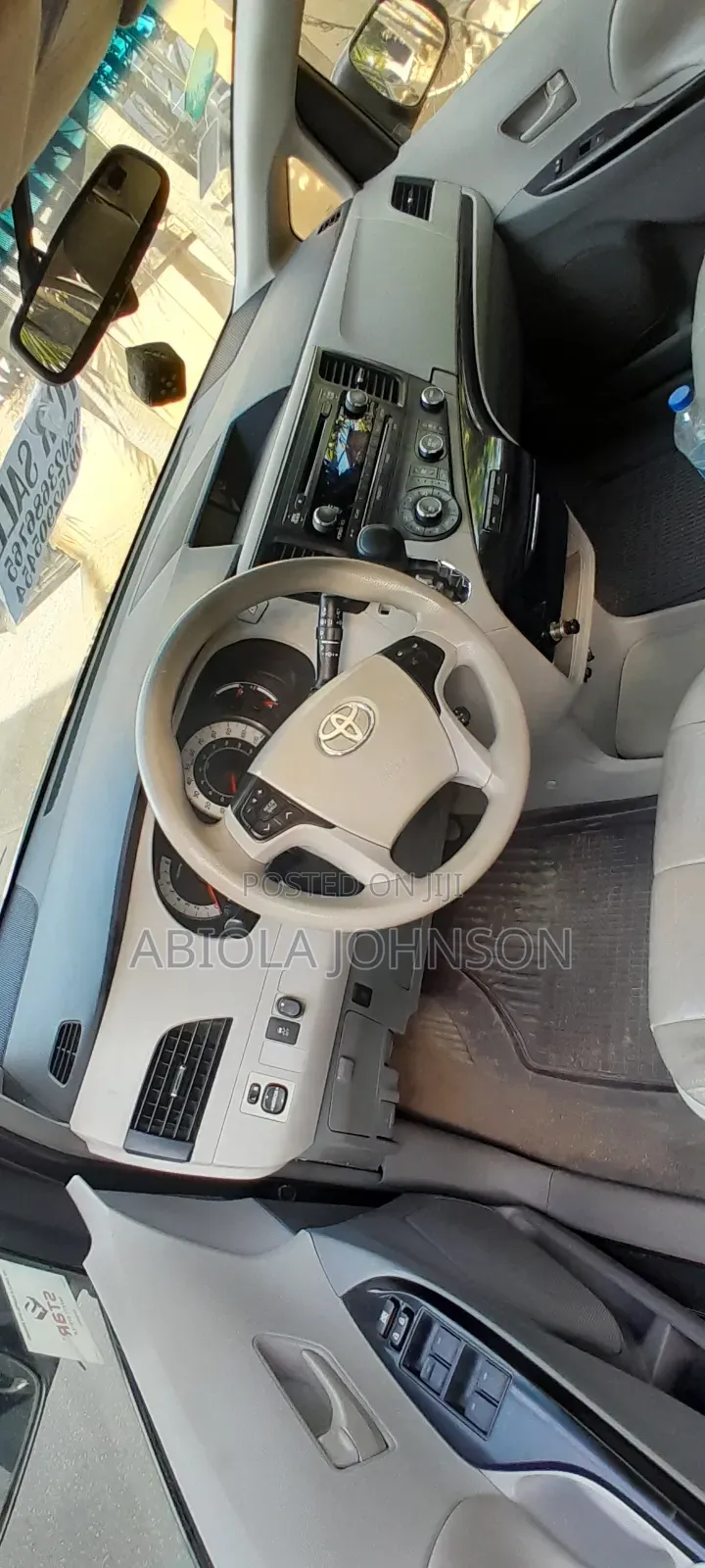 Toyota Sienna 2011 Silver