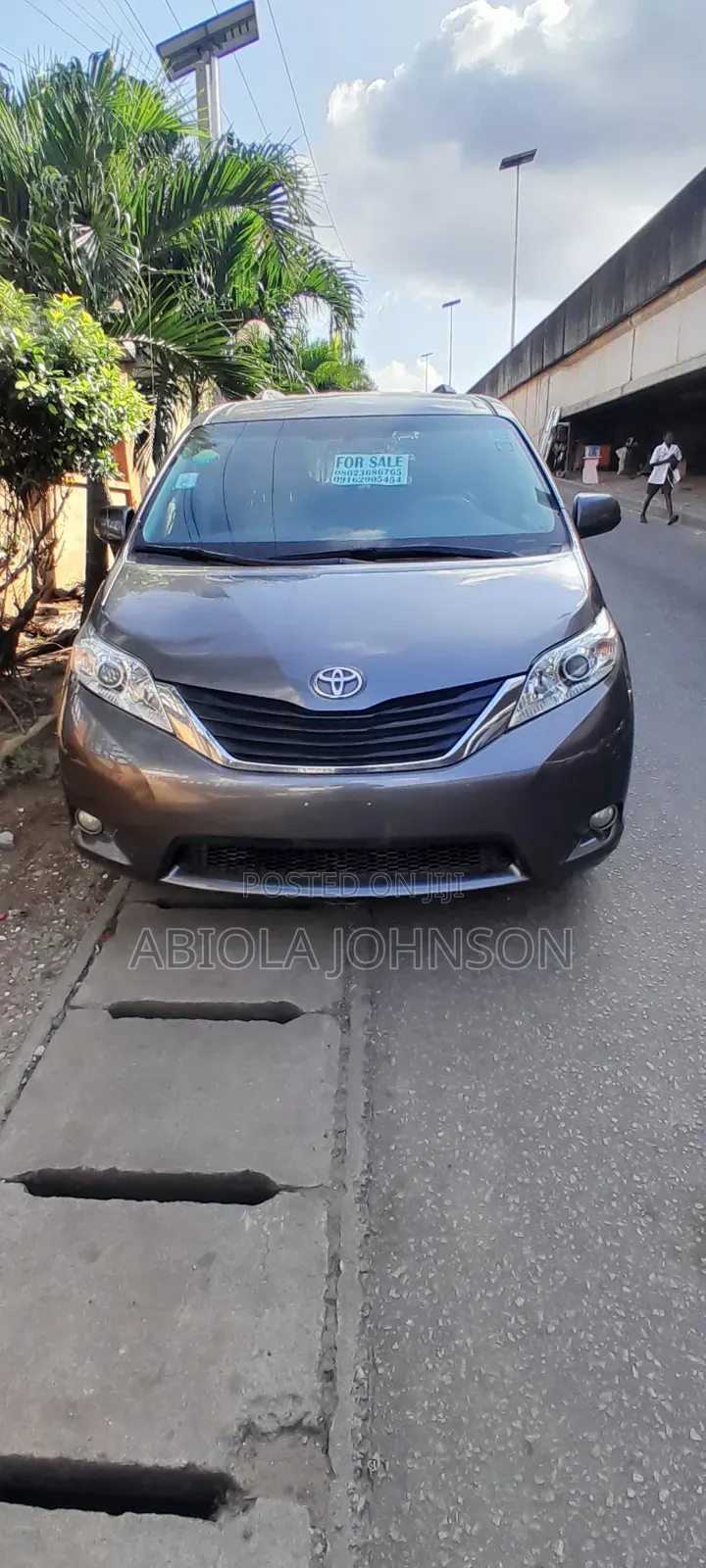 Toyota Sienna 2011 Silver
