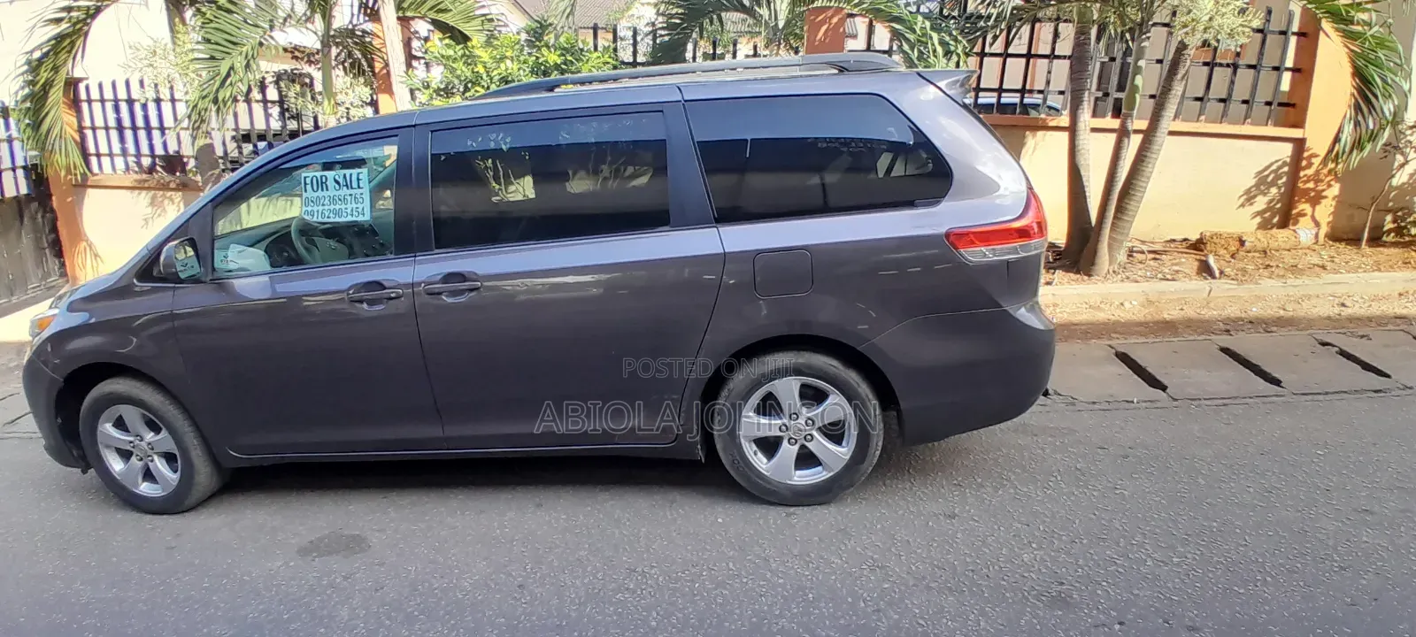 Toyota Sienna 2011 Silver