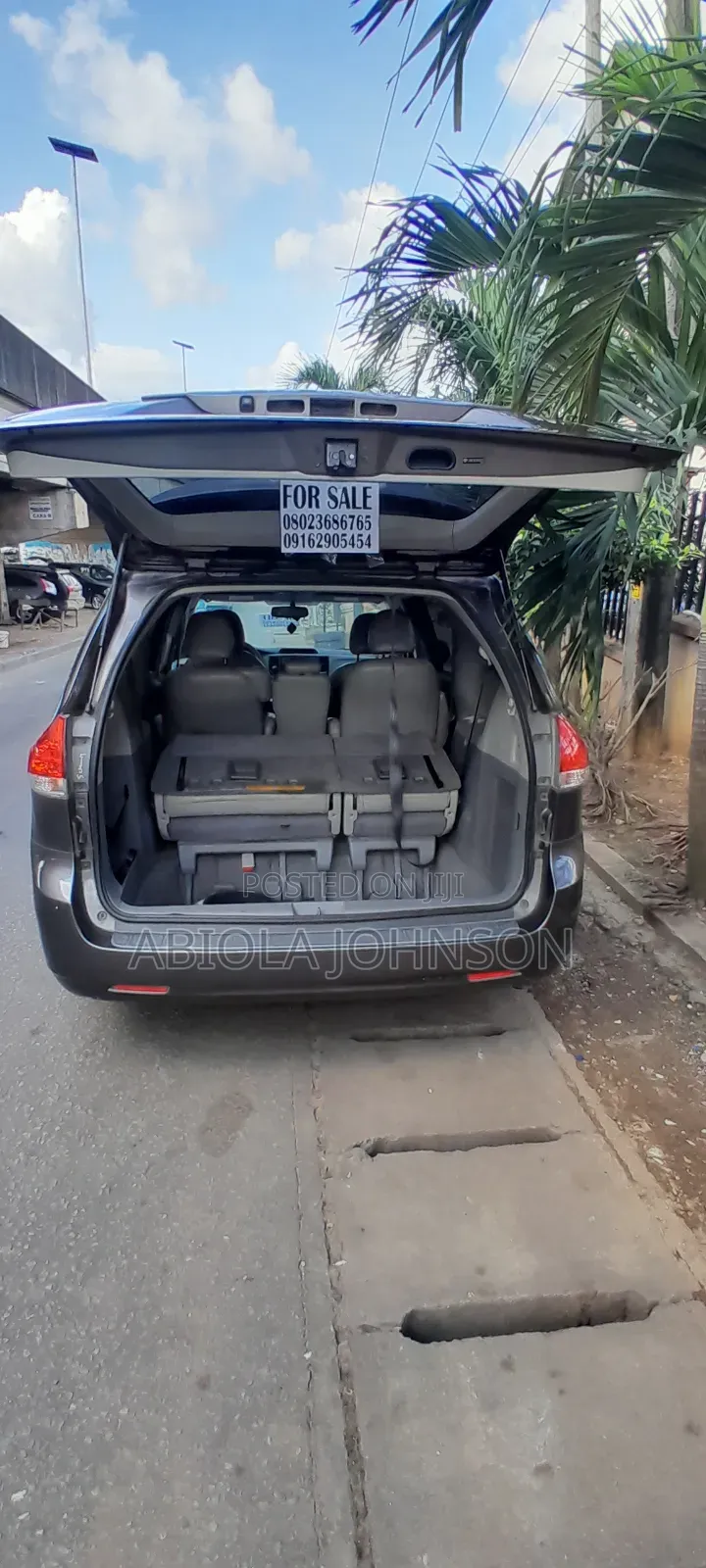 Toyota Sienna 2011 Silver
