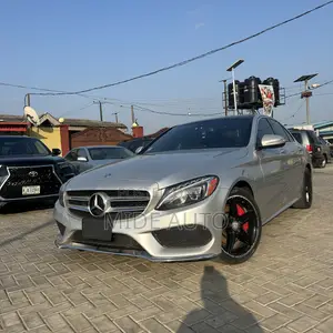 Mercedes-Benz C300 Luxury 4dr AWD 4Matic Sedan (2.0L 4cyl 7A) 2015