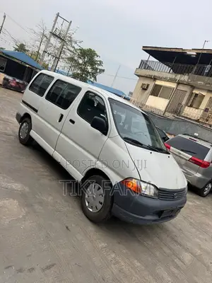 Toyota HiAce 2003 White