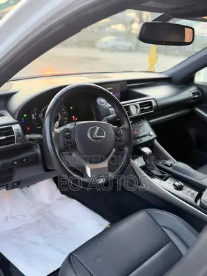 Lexus IS 350 AWD 2015 White