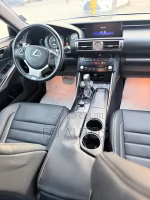 Lexus IS 350 AWD 2015 White