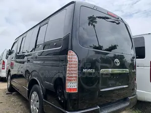 Toyota HiAce 2013 Green