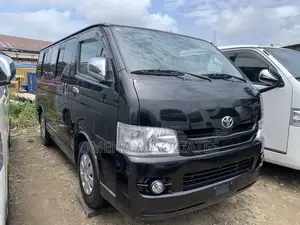 Toyota HiAce 2013 Green