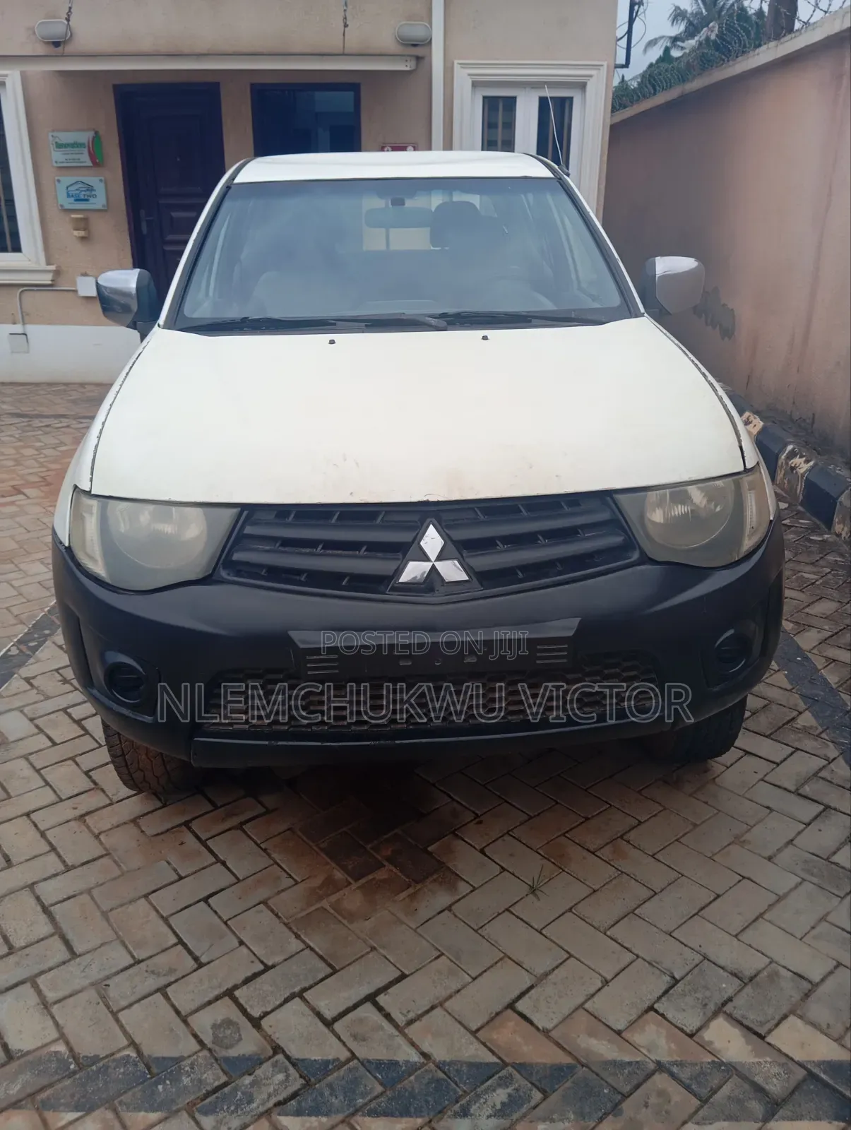 Mitsubishi L200 2012 White