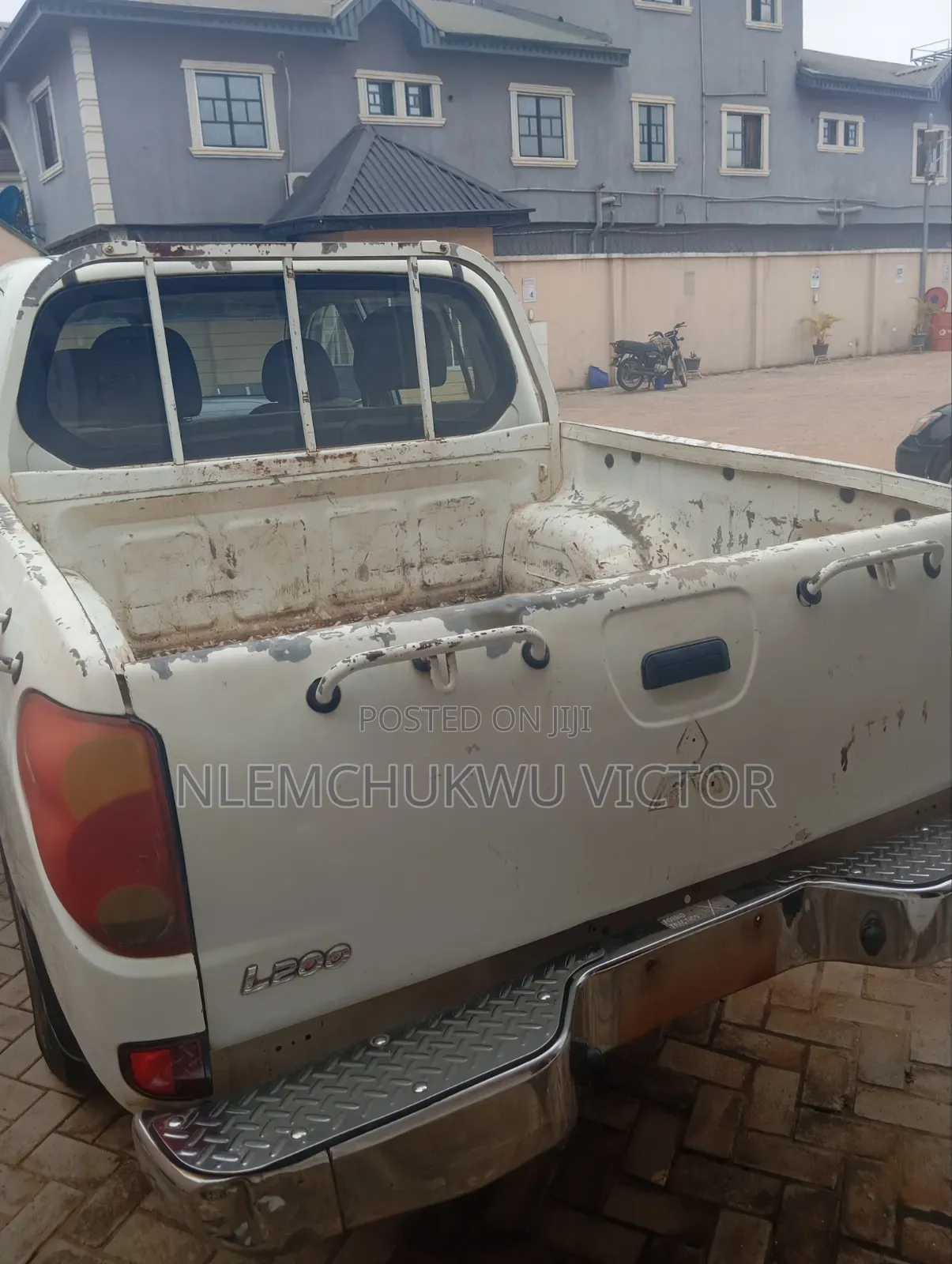 Mitsubishi L200 2012 White