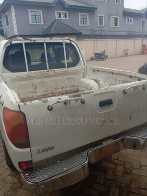 Mitsubishi L200 2012 White