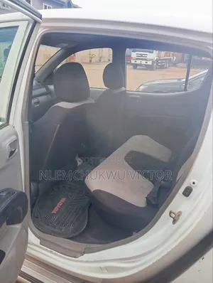 Mitsubishi L200 2012 White