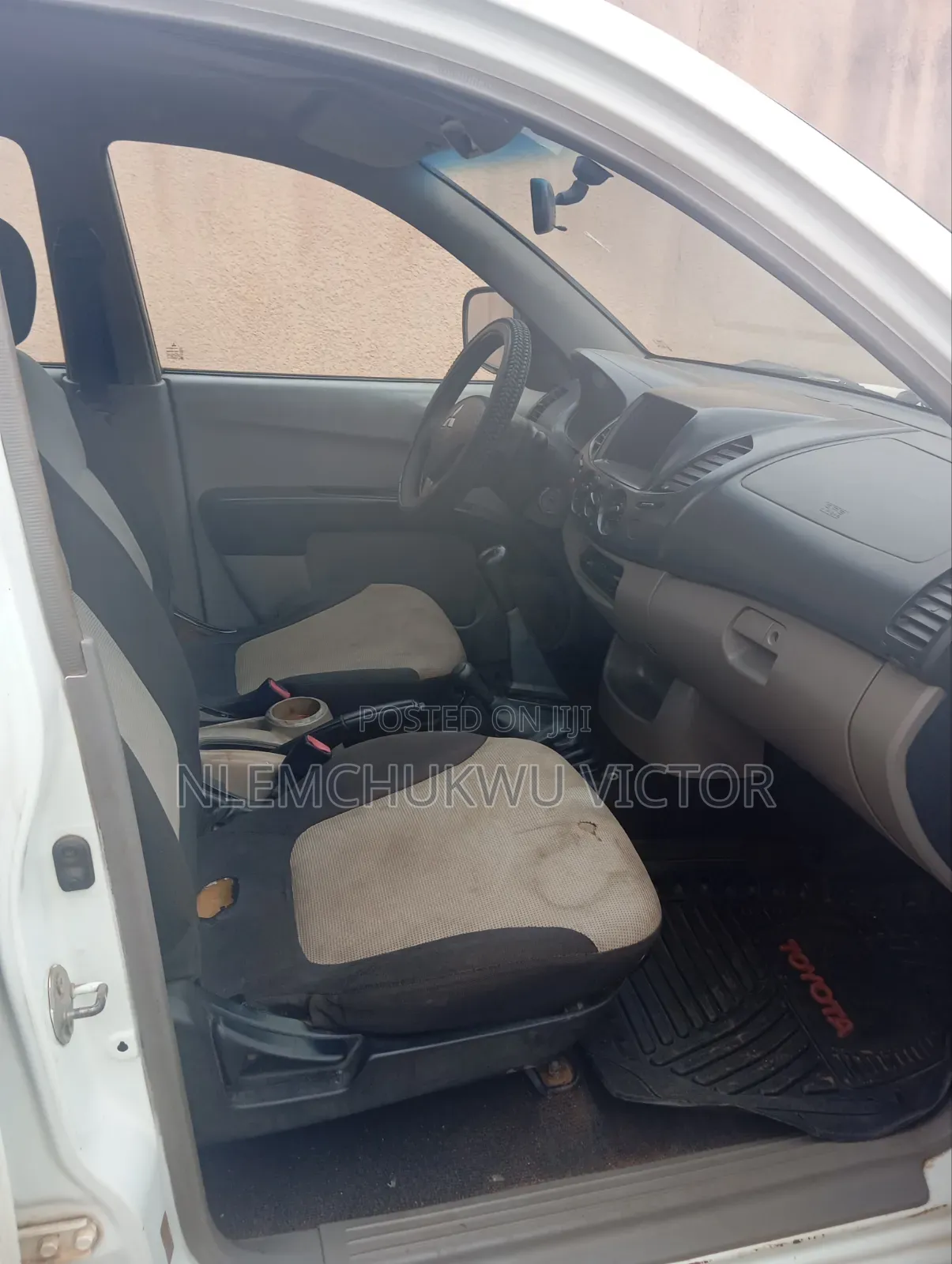 Mitsubishi L200 2012 White