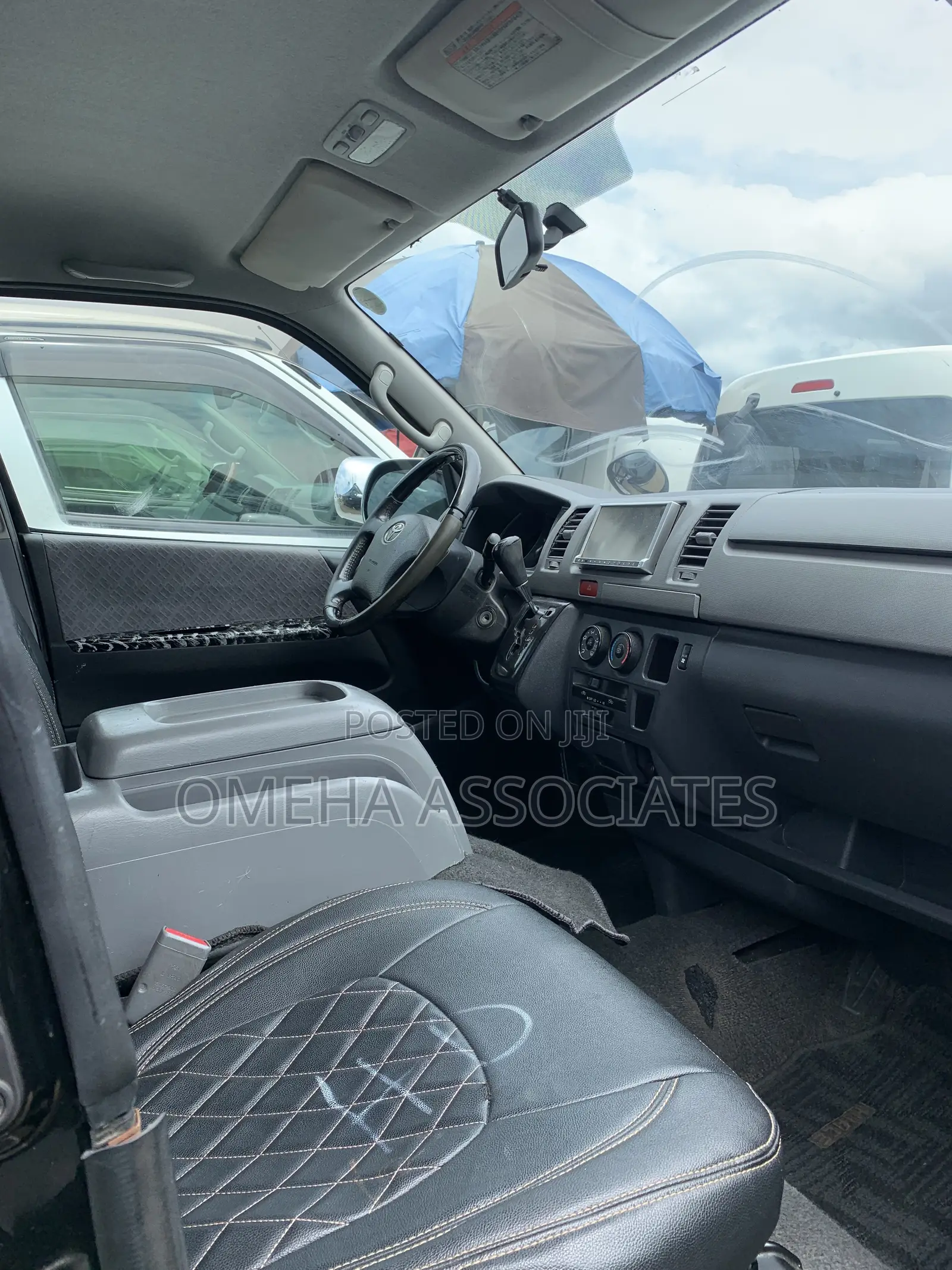 Toyota HiAce 2013 Green