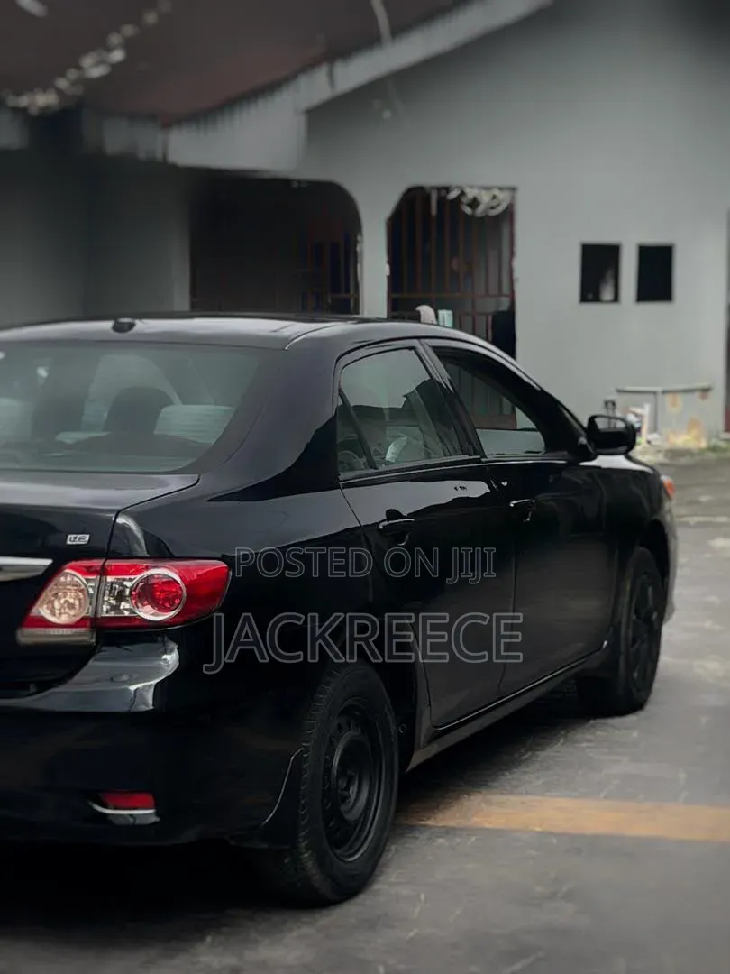 Toyota Corolla 2011 Black