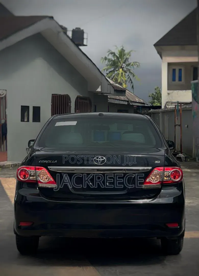 Toyota Corolla 2011 Black