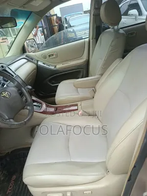 Toyota Highlander 2005 Gold