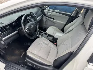 Toyota Camry XLE 4dr Sedan (2.5L 4cyl 6A) 2016 White