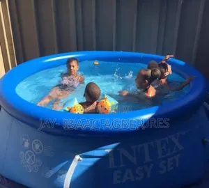 Outdoor Swimming Pool (Inflatable)
