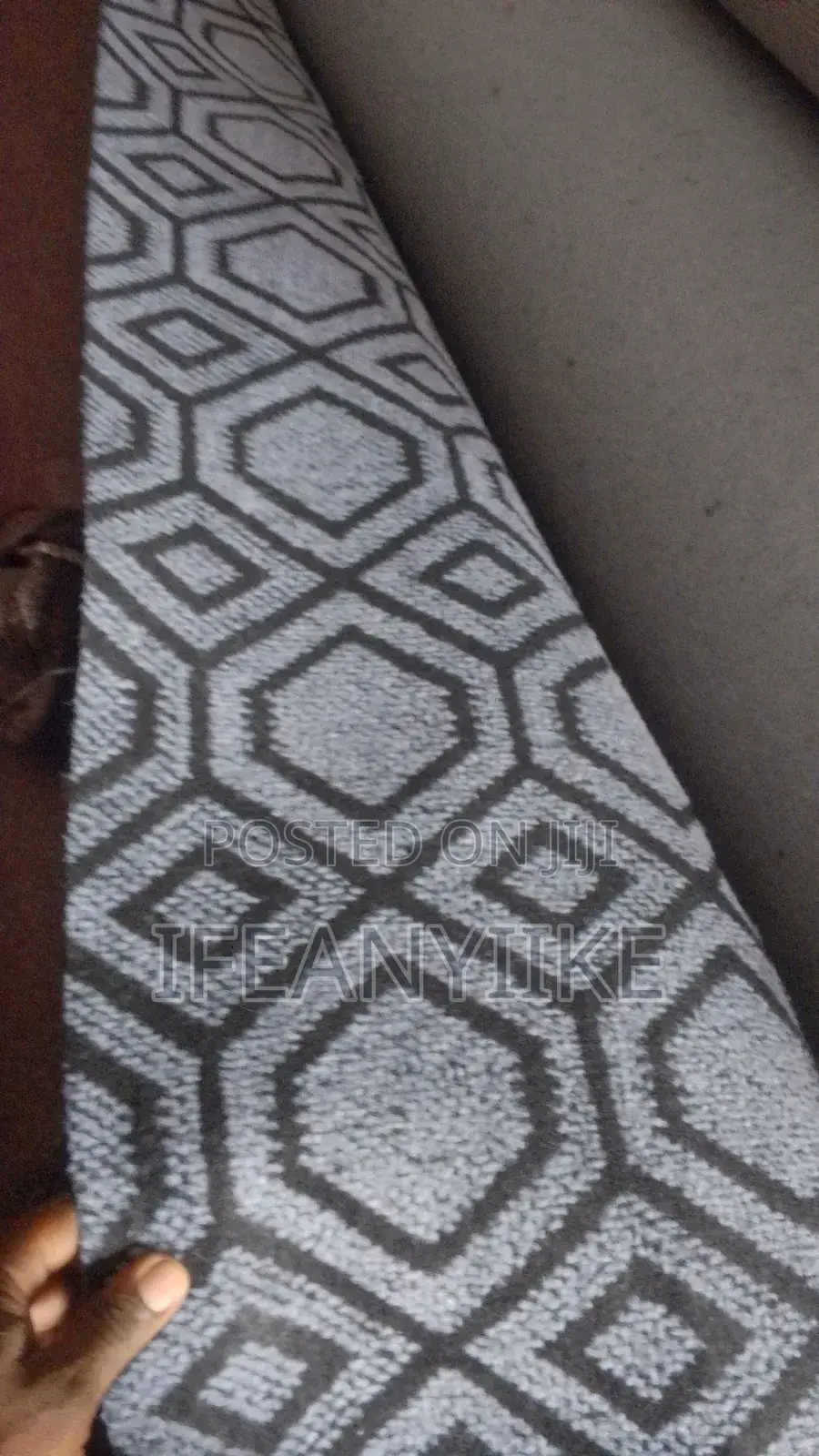 High Quality VIP Rugs. Available in Bundles, Different Color and Sizes