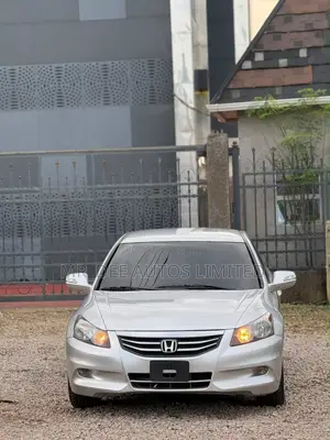 Honda Accord 2012 Silver