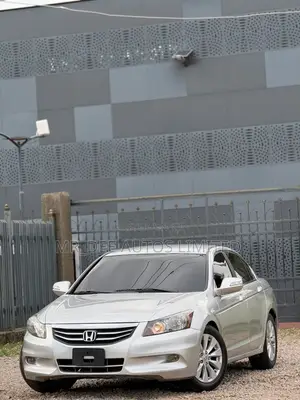 Honda Accord 2012 Silver