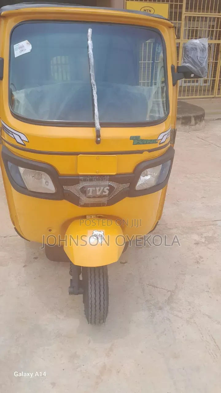 TVS King Deluxe Plus iTouch Start 2024 Yellow