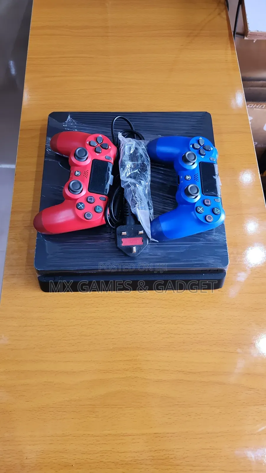 Playstation 4 Slim UK Used With 8 Games Hacked and 2 Controllers