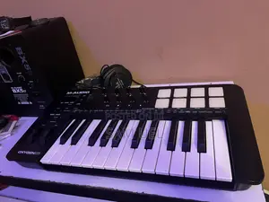 M-Audio Oxygen 25 USB MIDI Keyboard Controller