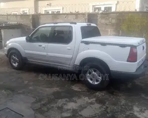 Ford Explorer Sport Track 2005 White