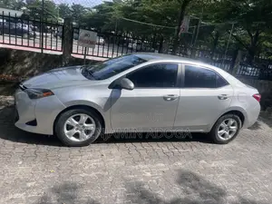 Toyota Corolla LE 4dr Sedan (1.8L 4cyl CVT) 2017 Silver