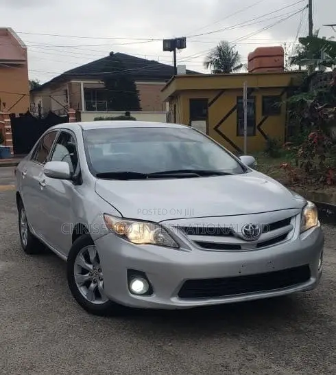 Toyota Corolla 2012 Silver