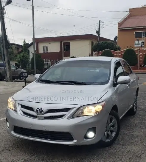 Toyota Corolla 2012 Silver