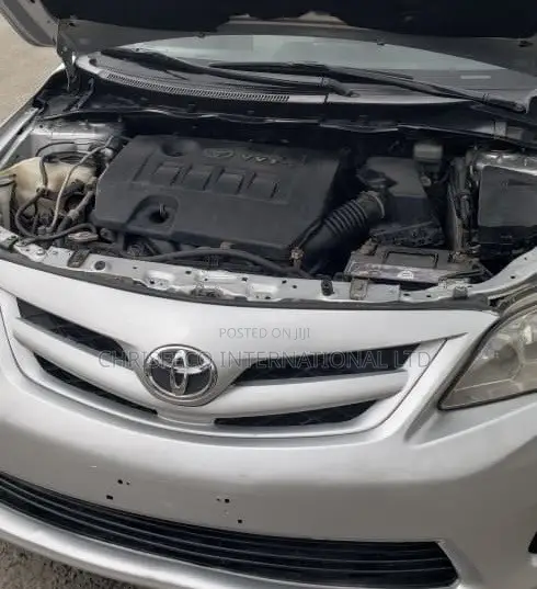Toyota Corolla 2012 Silver